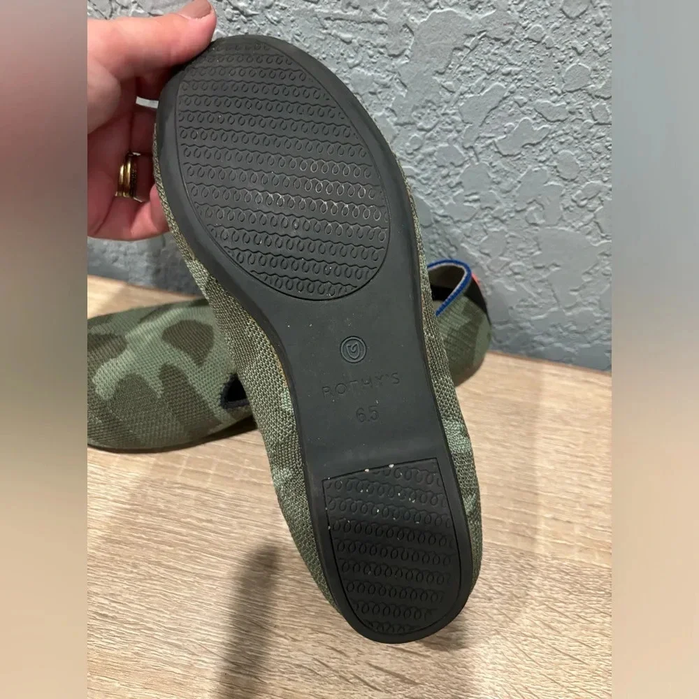 EUC Rothy’s The loafer Olive Camo Sz 6.5